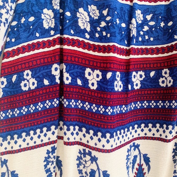 Forever 21 Paisley Peasant Top Small - Picture 2 of 4